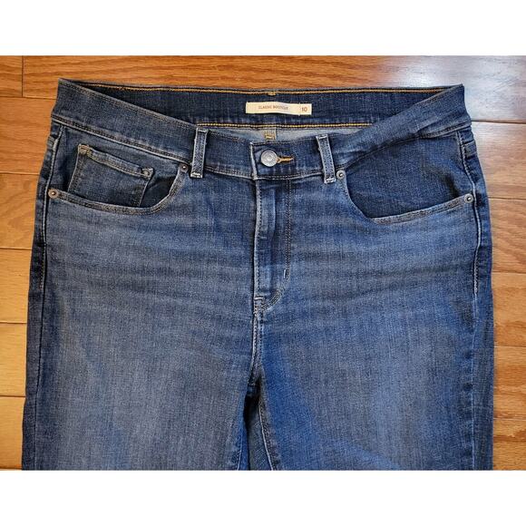 Levi's Jeans Women 10S Short Bootcut Mid Rise Medium Wash Denim - Picture 3 of 16